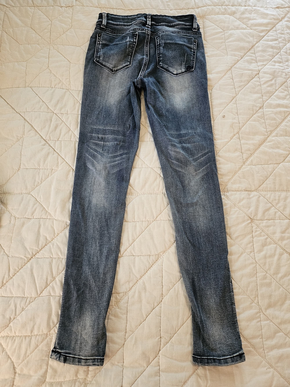 Indigo Rein Ankle Two Button Patched Distressed Jeans -Size 5 - Picture 2 of 10
